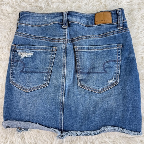 American Eagle Hi-Rise Mini Denim Skirt Size 4 Blue Stretch Distressed Y2K - Picture 2 of 11